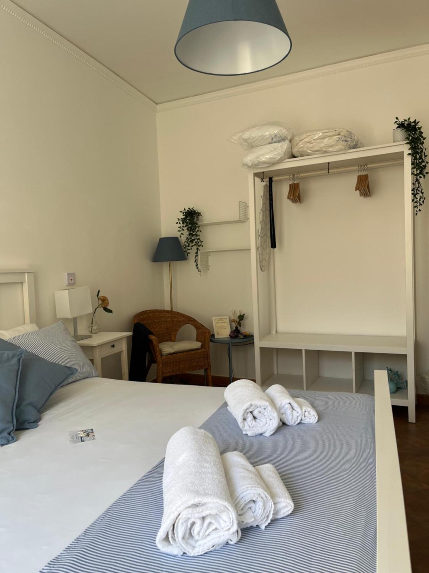 Pizzo Central House Room photo