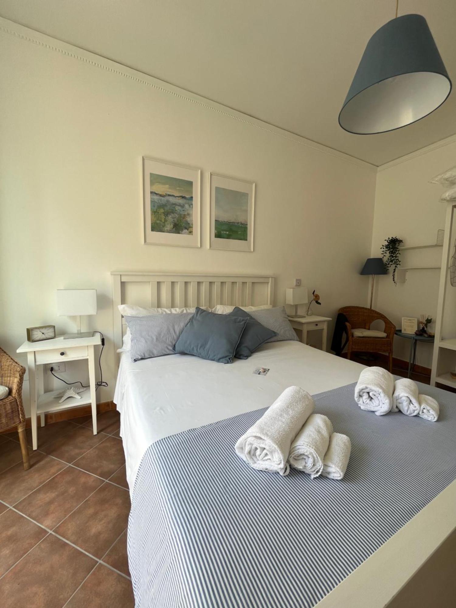 Pizzo Central House Room photo
