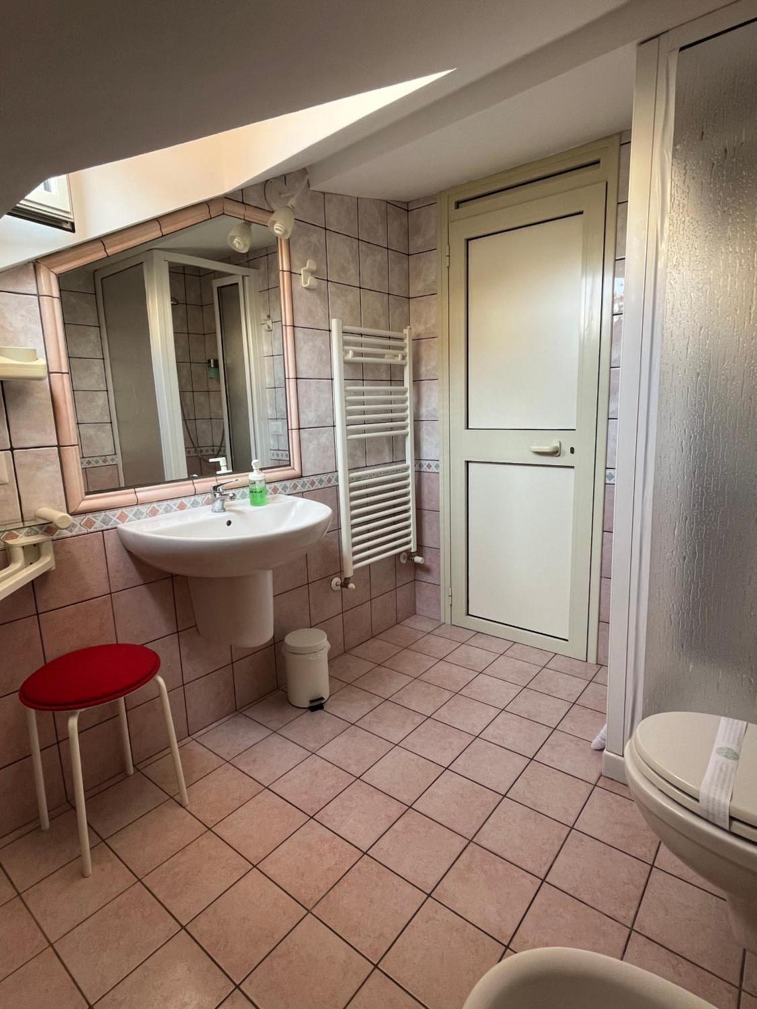 Pizzo Central House Room photo